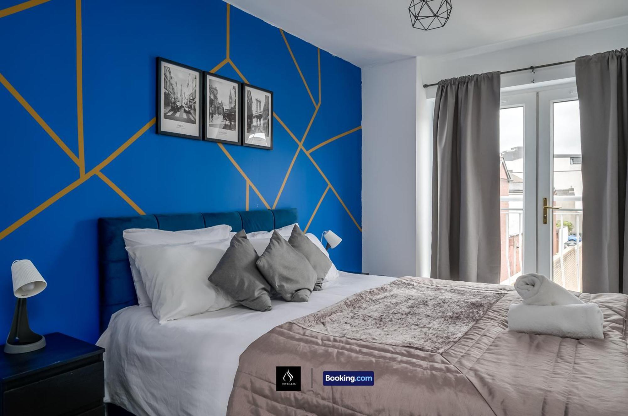 2 Bed House By Boyeilles Apartments Short Lets & Serviced Accommodation Belfast With Balcony & Free Parking Bagian luar foto