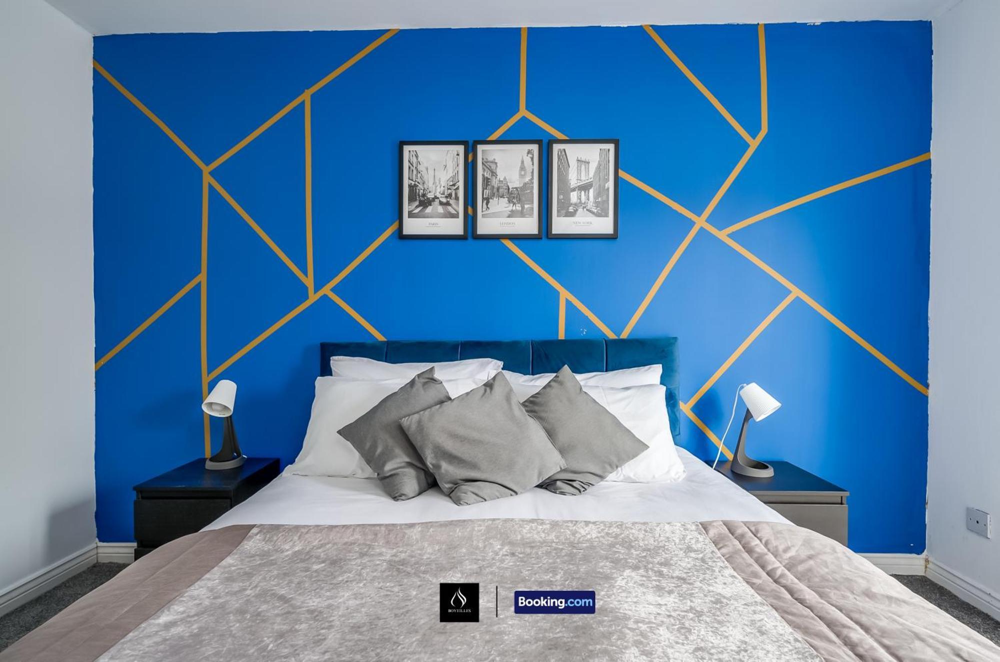 2 Bed House By Boyeilles Apartments Short Lets & Serviced Accommodation Belfast With Balcony & Free Parking Bagian luar foto